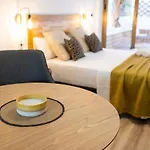 Florit Flats - The Apolo Suite & Terrace
